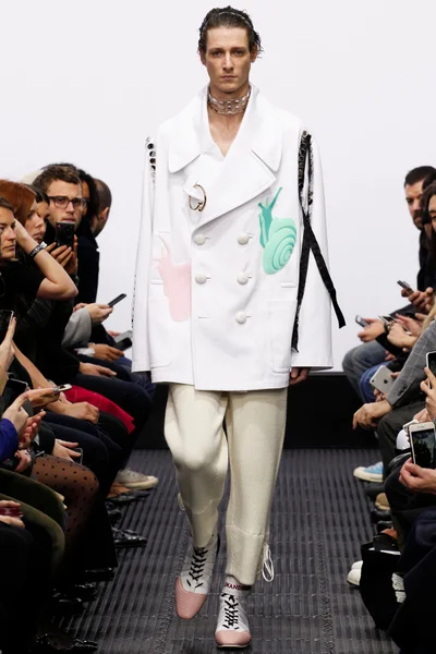 Look 1